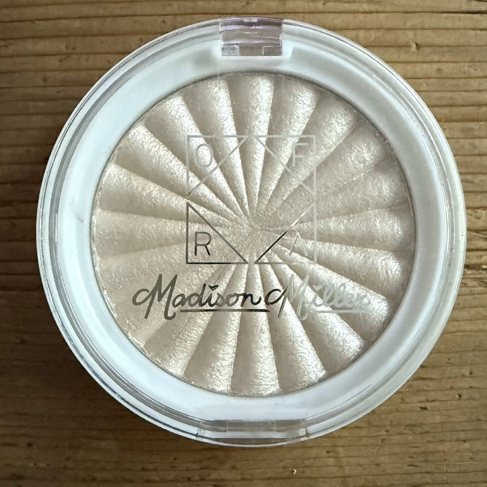OFRA Madison Miller Highlighter MOONDANCE 0.35 oz / 10 g Full Size